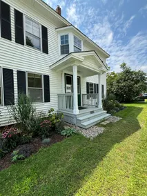 Historic Riverfront House: 5 Bedrooms 3.5 Baths - Image 3