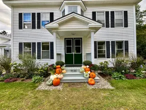 Historic Riverfront House: 5 Bedrooms 3.5 Baths - Image 2