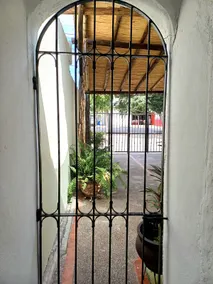Golden Grassland House - Image 4