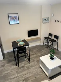 Lola Flores's Little Apartment - Image 3
