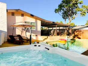 Hot Tub, Pool, Arcade Game, Patio, Family Friendly - Image 3
