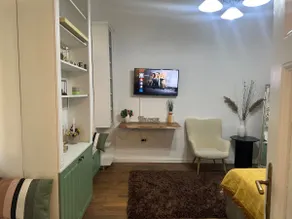 Central one-room apartment - Image 4