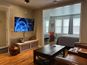 New Cozy Getaway, Minutes from Downtown - Image 4