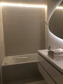 Comfortable - close to the center and beach access - Image 3