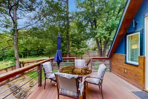 2BR dog-friendly cottage with spa & boat parking - Image 3