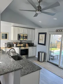 Lovely home by the beach in coveted Lordship - Image 5