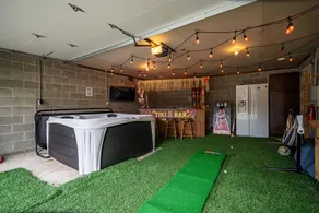 Hot Tub, Tiki Bar & Harry Potter Room- Clintonvill - Image 2