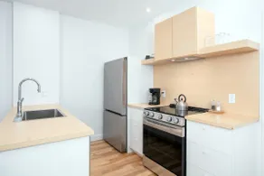Loft - 1 queen size bed - Les Lofts de Vitré - Image 2