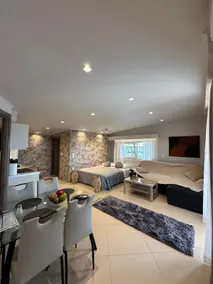 Luxury suite with Jacuzzi - Image 4