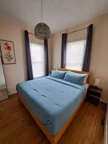 Two King Beds, Downtown, Full Kitchen, Fenced Yard - Image 3
