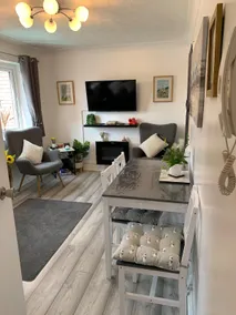 Town Centre Apartment - Image 2