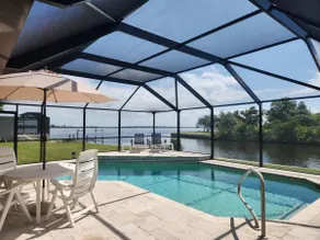 Waterfront Gulf Cove Retreat - Image 4