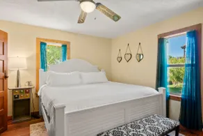 Cozy 2-Bed 2-Bath, Close to Hot Pools - Image 5