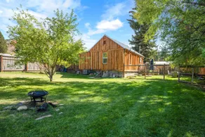 Cozy 2-Bed 2-Bath, Close to Hot Pools - Image 4