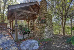 Private Smoky Mountain Escape Hot Tub & Fireplace - Image 2