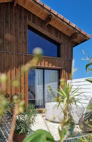 Pinéa Lodge – Authentic Pine Cottage in Landes - Image 2