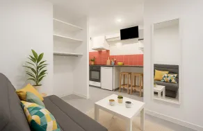 Cozy apartment in a house in Torcieu - Image 2