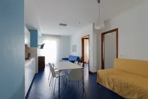 Three-room apartment with side sea view - Image 2
