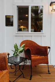 Holly Hideout - Image 4