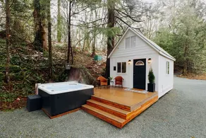 Holly Hideout - Image 2