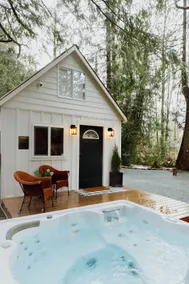 Holly Hideout - Image 5