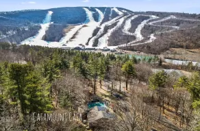 The Catamount Ski Haus with Pool & Hot Tub - Image 4