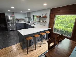 Mid-century retreat near Miami U - Image 4