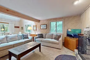 Classic 3BR Mountainview Dog Friendly - Image 2
