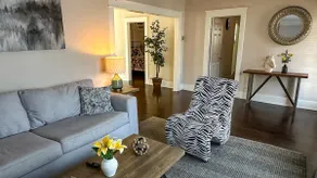 Nice 2 bdr house in WeHo - Image 2