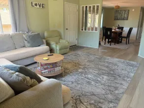 Hillside retreat with bay view, pet friendly - Image 5