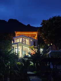 Emanuel Eco-House, Lakefront Chalet - Image 4