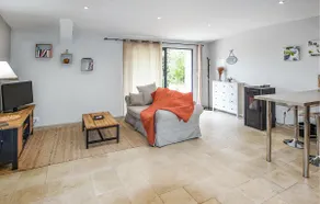 Nice Home In La Roque-Sur-Pernes - Image 3