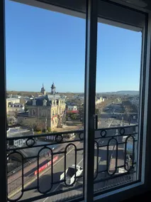 Top floor with view of Gare M-Laffitte - Image 4