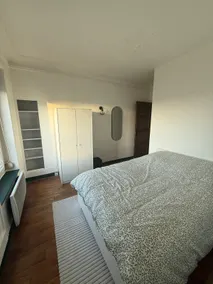 Top floor with view of Gare M-Laffitte - Image 3
