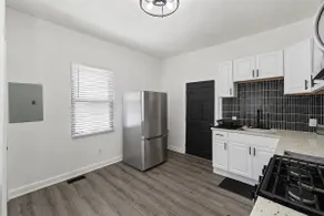 Luxury Cottage: Marshall, St. Mary’s, Downtown - Image 4