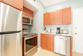 Beautiful Vacation Paradise Suite + Pool - Image 2