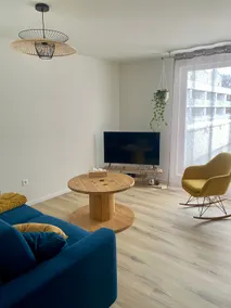 Beautiful apartment with terrace and parking - Image 3