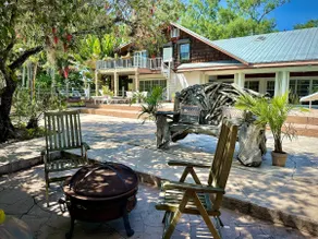 Charming Waterfront Tropical Escape Near Downtown - Image 5