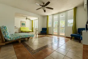 Perfect location Apt w/ pool and beach access - Image 3