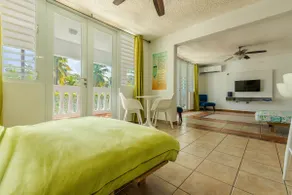 Perfect location Apt w/ pool and beach access - Image 2