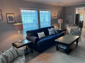 Pet-friendly home close to downtown - Image 2