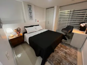 An amazing studio in Cable Plaza. - Image 5
