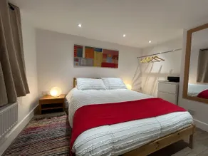 Danton Lodge - Image 5