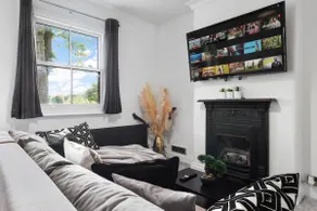 Harry Potter 2-Bed House | Cinema Room | Parking - Image 3