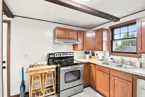 ColorHouse | 1mi Mayo, Fully Fenced Yard, Pets OK - Image 5