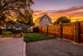 ColorHouse | 1mi Mayo, Fully Fenced Yard, Pets OK - Image 2