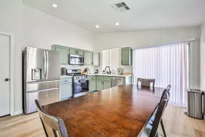 Modern 4 Bedrooms Single Story - Image 3
