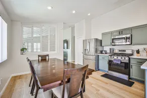 Modern 4 Bedrooms Single Story - Image 4