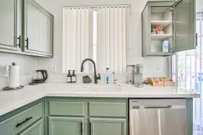Modern 4 Bedrooms Single Story - Image 5