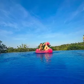 Infinity Pool Innora 7 Menute from Kutampi Beach - Image 2